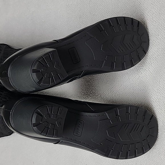 Boots - Picture 9 of 12